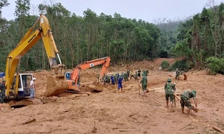 Công tác tìm kiếm cứu nạn ở Thủy điện Rào Trăng 3 - Ảnh: QĐND
