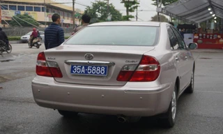 Một trong 2 biển kiểm soát xanh