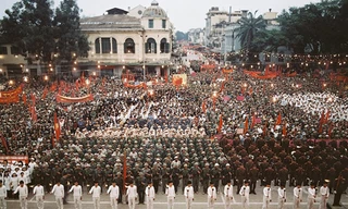 Hàng vạn thanh niên mít tinh biểu dương lực lượng tại Quảng trường Cách mạng tháng Tám