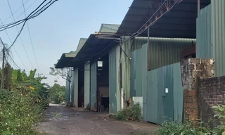 Dãy nhà xưởng khu đất ngoài bãi thuộc phường Yên Nghĩa 