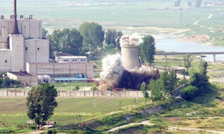 Triều Tiên hứa hẹn đóng cửa cơ sở nghiên cứu hạt nhân Yongbyon Ảnh: UPI