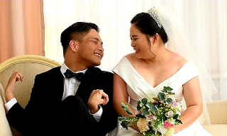 Nhạc sỹ Thiên Ngôn và vợ trong ngày vui 