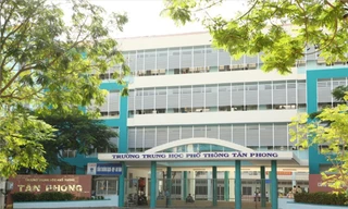 Trường THPT Tân Phong do Ban quản lý dự án Đầu tư xây dựng quận 7 (TPHCM) làm chủ đầu tư bị hư hỏng sau 2 năm đưa vào sử dụng