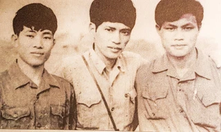 Nhóm phóng viên chiến trường. Từ trái qua: Phạm Nhật Nam, Thanh Phàn, Phạm Quang Nghị 