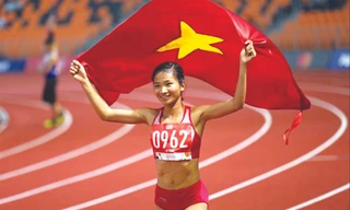 Nguyễn Thị Oanh giành chiến thắng trong cuộc đua danh hiệu VĐV tiêu biểu năm 2019 dù phải đối đầu với những "đối thủ" rất mạnh như Ánh Viên, Huy Hoàng ở môn bơi lội ảnh: H.M 