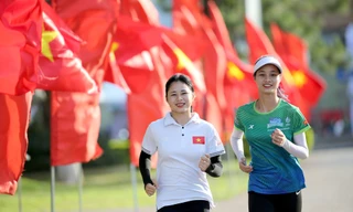 Những bóng hồng làm nóng đường chạy Tiền Phong Marathon 2021