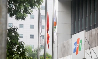 Hà Nội treo cờ rủ ngày Quốc tang nguyên Tổng Bí thư Lê Khả Phiêu