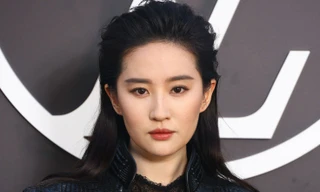 Lưu Diệc Phi rơi vào tình huống xấu hổ