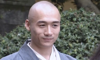 Hư Trúc của 'Thiên long bát bộ' đi giao hàng