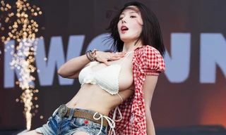 Vũ đạo nóng bỏng khiến Kwon Eun Bi gây tranh cãi 