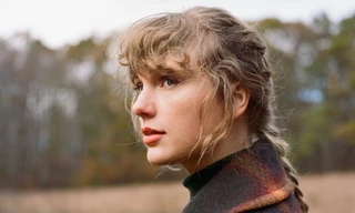 Loạt kỉ lục mới được thiết lập bởi “evermore” của Taylor Swift khiến nghệ sĩ khác ghen tị
