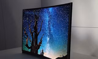Màn hình OLED cong giảm giá dưới 10.000 USD