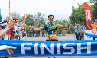Sôi nổi giải chạy THACO Marathon Vì an toàn giao thông - Điện Biên Phủ
