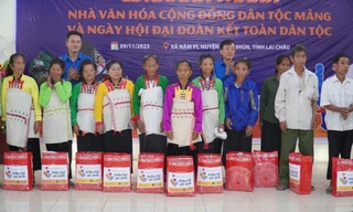 Đồng hành với học sinh và đồng bào dân tộc Mảng ở Lai Châu