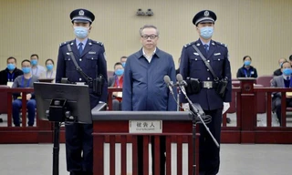 Lại Tiểu Dân trước tòa án Thiên Tân