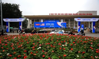 Hà Nội - thành phố trải qua chiến tranh, nay là cầu nối cho hòa bình. ảnh: Hồng Vĩnh