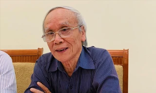 GS Trần Kiều trao đổi với báo chí 