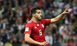 Saeid Ezatolahi thi đấu trong màu áo Iran tại World Cup 2018