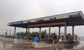Trạm thu phí BOT Quốc lộ 2 đoạn Nội Bài-Vĩnh Yên. (Ảnh: Việt Hùng/Vietnam+)