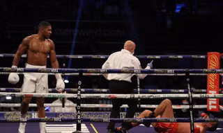 Joshua hạ knock-out Pulev trong trận bảo vệ 4 đai vô địch
