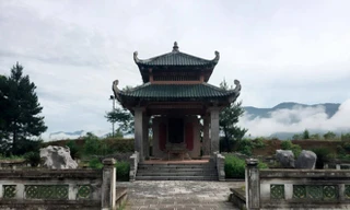 Nhà bia tưởng niệm tại mỏ đồng Sin Quyền 