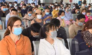 Chỉ trong thời gian ngắn, hành khách đã trả lại hàng chục nghìn vé tàu Tết