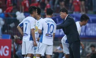 HLV Chung Hea-seong sẽ trở lại sân Pleiku trong cương vị HLV đối thủ của đội bóng phố Núi. ảnh: VSI