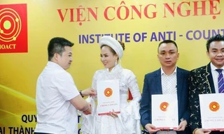 Bà Phạm Nữ Hiền Ngân được trao danh hiệu Nữ hoàng văn hóa Tâm Linh. ảnh: TL