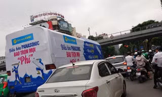 Quảng cáo trùm kín xe của hệ thống siêu thị Điện máy xanh
