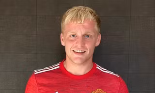 Van de Beek là bản hợp đồng đầu tiên của M.U mùa hè năm nay