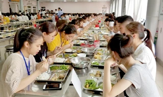 Trong khi tài chính công đoàn kết dư số tiền lớn, khoản kinh phí công đoàn vẫn tiếp tục được đề xuất giữ nguyên. Ảnh: Phạm Thanh 