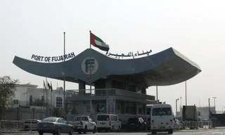 Bên ngoài cảng Fujairah, UAE, ngày 13/5. ảnh: Reuters 