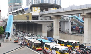 Khi tàu Cát Linh - Hà Đông hoạt động, số lượng xe buýt sẽ giảm 30-45%.Ảnh: Anh Trọng 