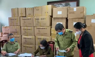 Lực lượng quản lý thị trường đã nhiều lần bắt và thu số lượng lớn khẩu trang y tế chất lượng kém