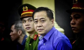 Ông Vũ 'nhôm' tại phiên tòa sơ thẩm TAND TPHCM hồi cuối năm 2018. Ảnh: Tân Châu