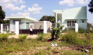 Trạm tăng áp ở trung tâm huyện Ia Pa không hoạt động. Ảnh: T.L 