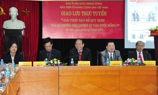 Các khách mời tại buổi giao lưu trực tuyến “Giải pháp nào để quy định trách nhiệm nêu gương đi vào cuộc sống?”. ảnh: v.k