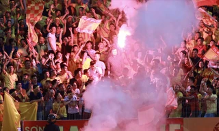 Lực lượng an ninh sẽ kiểm soát chặt, không để CĐV mang pháo sáng vào sân, đồng thời VFF kêu gọi người hâm mộ cổ vũ văn minh, tuân thủ pháp luật. Ảnh: VSI 