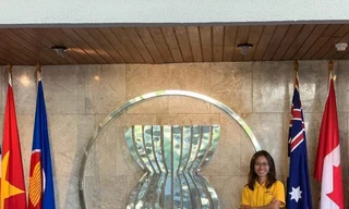 Nguyễn Thị Huyền tại trụ sở ASEAN (Jakarta, Indonesia). Ảnh: NVCC