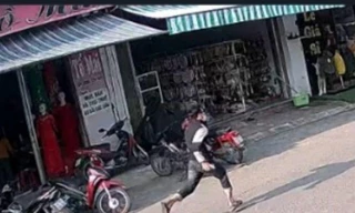 Bắt đối tượng giả vờ mua vàng rồi cướp giật 