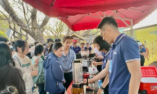 Đông nghịt khách đến Buôn Ma Thuột uống cà phê miễn phí