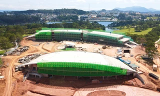 Tận thấy tòa nhà CLB golf 'khủng' xây không phép sừng sững ở Đồi Cù - Đà Lạt