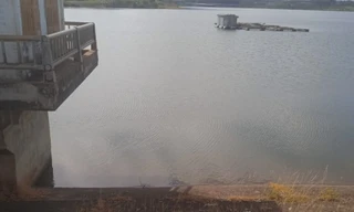 Trượt chân ngã xuống hồ thuỷ lợi, nam sinh lớp 6 tử vong