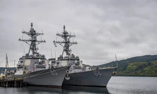 Hai tàu lớp Arleigh-Burke của Mỹ