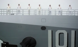 Diễu binh hải quân, Trung Quốc ‘khoe’ khu trục hạm mới nhất