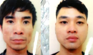 Chình (trái) và Tươi cùng tang vật liên quan