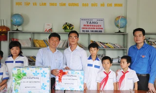 Báo Tiền Phong về nguồn, tặng 200 cuốn sách khuyến học