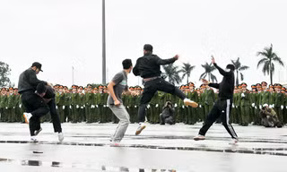 Kinh ngạc với kỹ năng cận chiến của Công an Hà Nội
