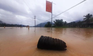 Bình Định mưa lỡn những ngày qua đã gây ngập một số nơi. Ảnh: Trương Định
