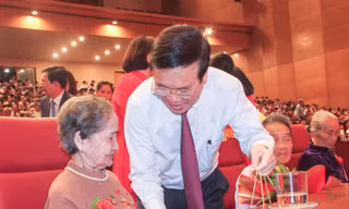 Bình Định biểu dương người có công với cách mạng tiêu biểu